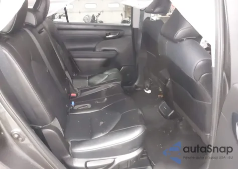 2021 Toyota Highlander Xle z USA, uszkodzony, nr VIN 5TDGZRBH2MS155390